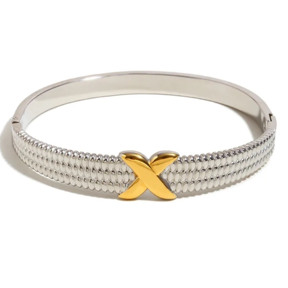 Elegant Silver and Gold Bracelet